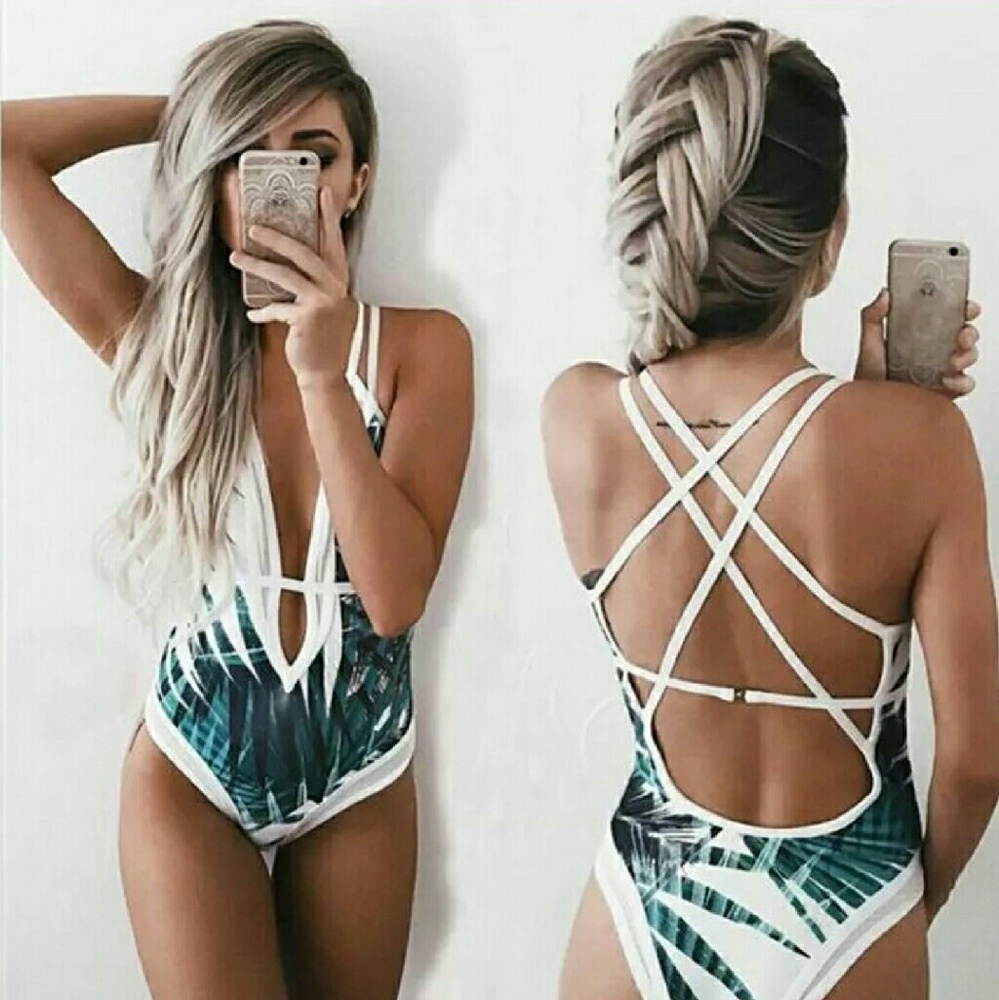 🌼Just In!🌼 Green Palm Print Strappy Swimsuit